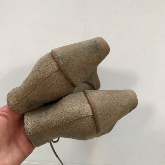 Coach Cassy tan nude suede leather wedge tie ankle boots booties 8.5 - Picture 7 of 15